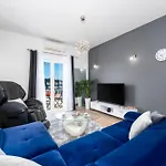 Enjoy & Relax דירה